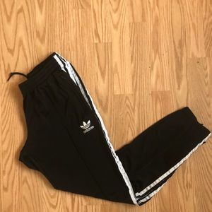 Adidas track pant with ankle zipper and zipper pockets